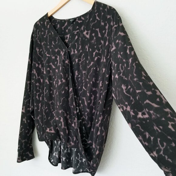 Rails Hillary Diffused Cheetah Print Wrap Blouse Top L Black Long Sleeves $168 - Picture 12 of 16